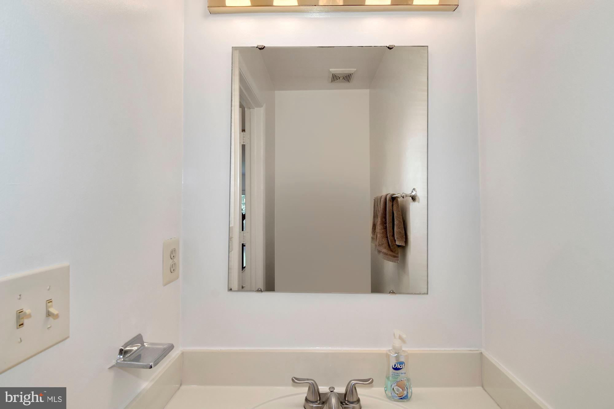 8216 Maple Ridge Avenue Springfield, VA 22153 - Photo 4 of 39 Gallery Image 4