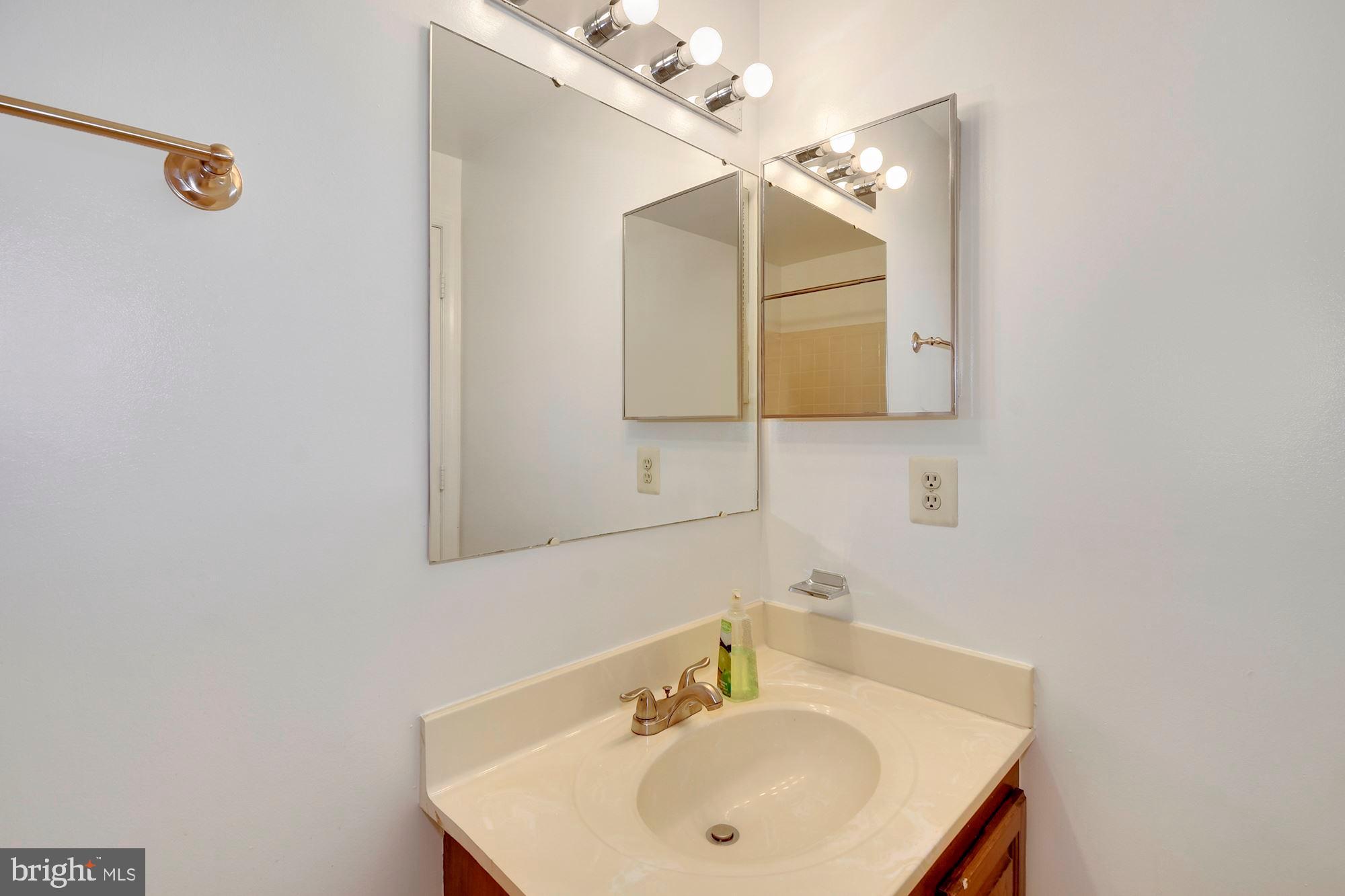8216 Maple Ridge Avenue Springfield, VA 22153 - Photo 31 of 39 Gallery Image 31
