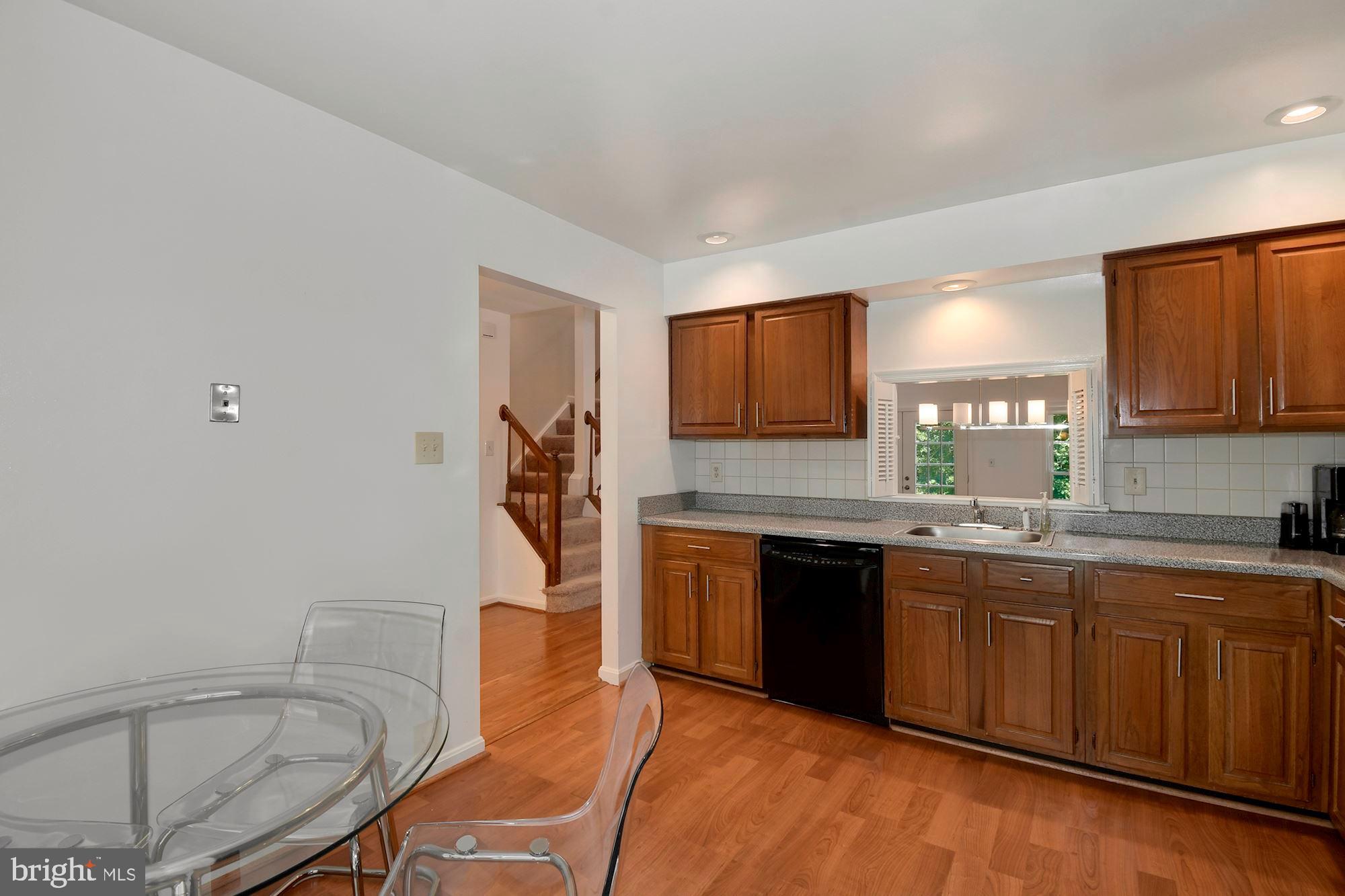 8216 Maple Ridge Avenue Springfield, VA 22153 - Photo 8 of 39 Gallery Image 8