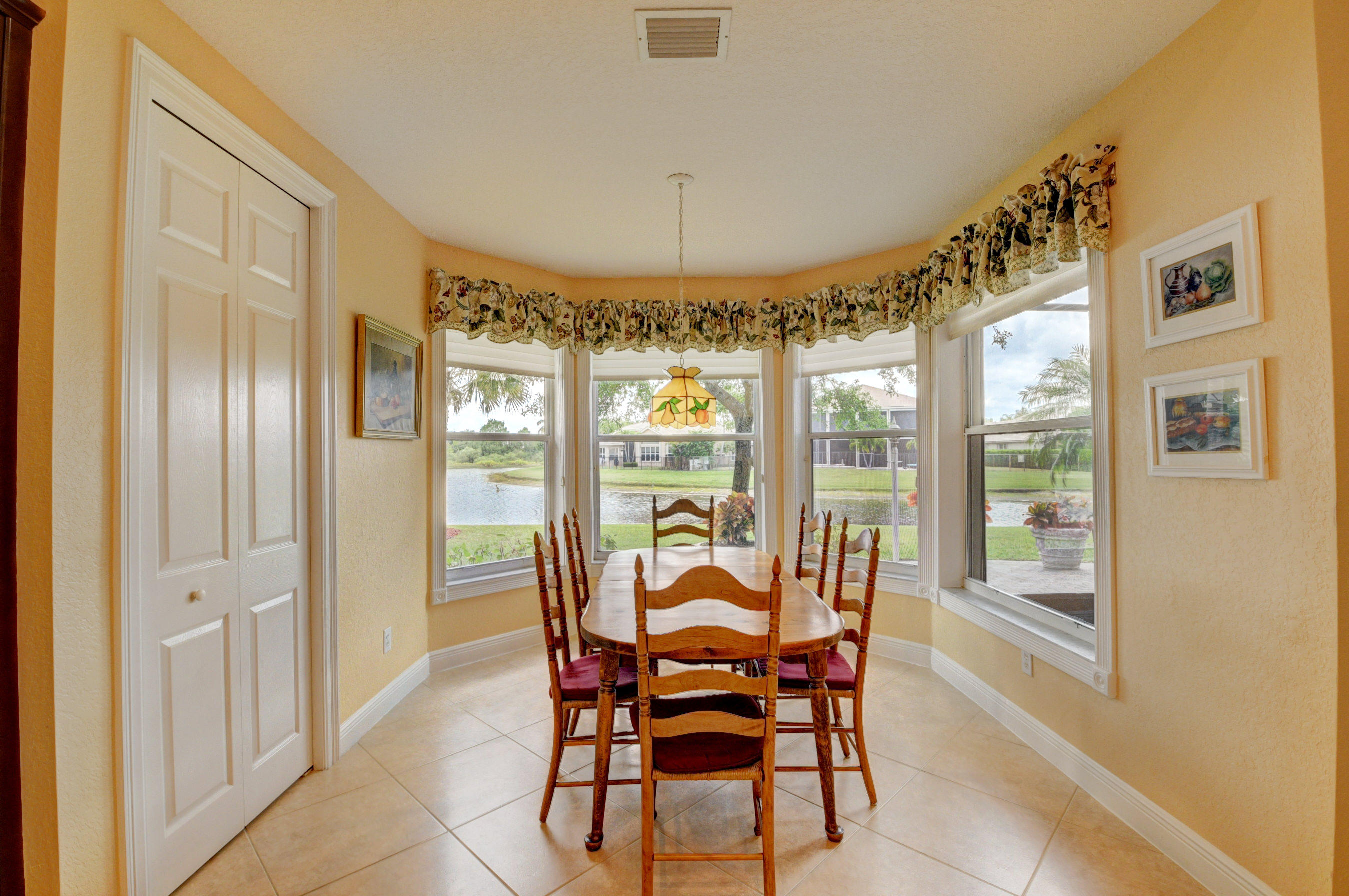 19117 Streamside Court Boca Raton, FL 33498 - Photo 7 of 40 45_dsc_9399_400_401_402_403