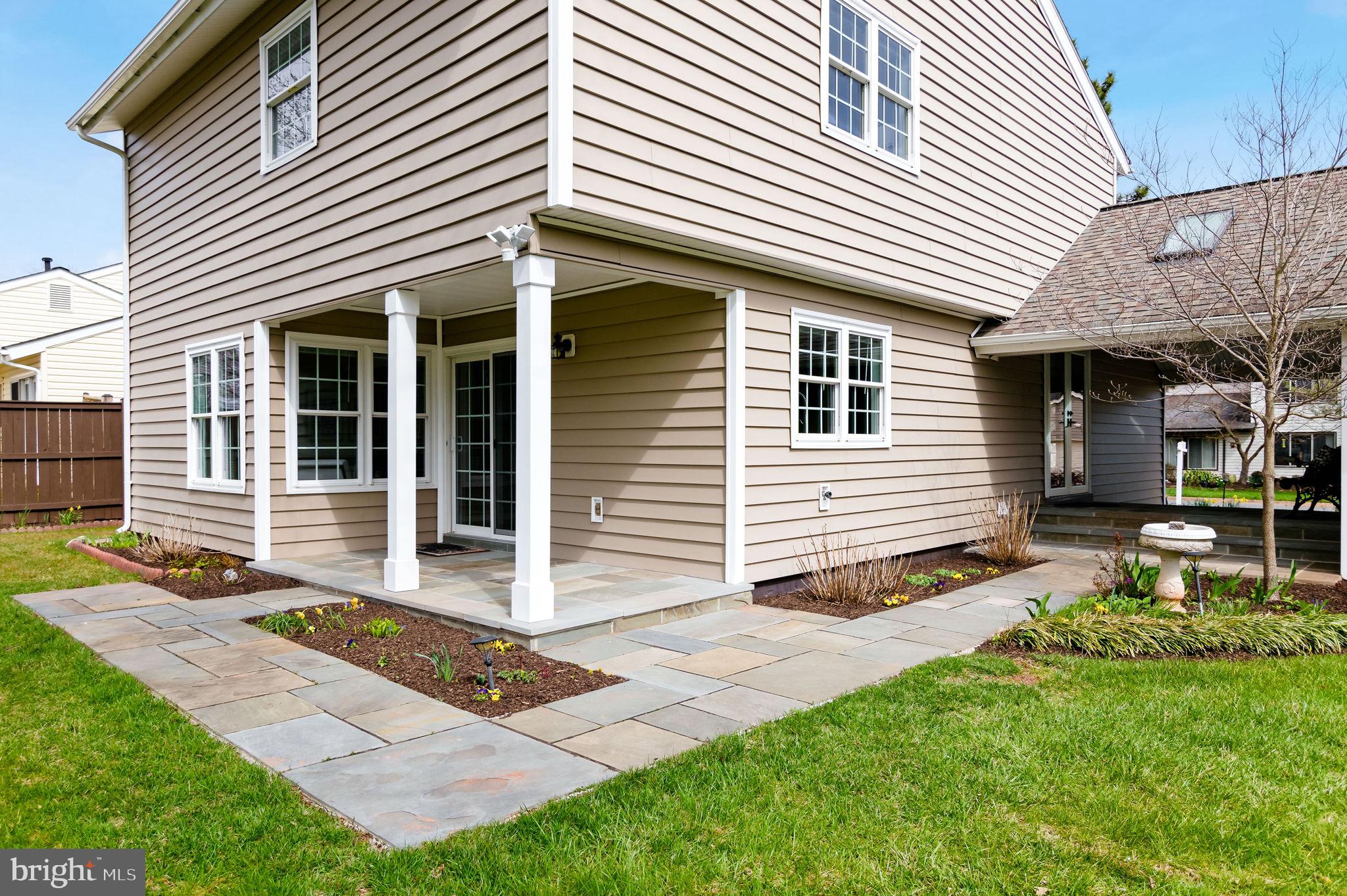 123 South Fox Road Sterling, VA 20164 - Photo 26 of 31 lovely covered patio off kitchen