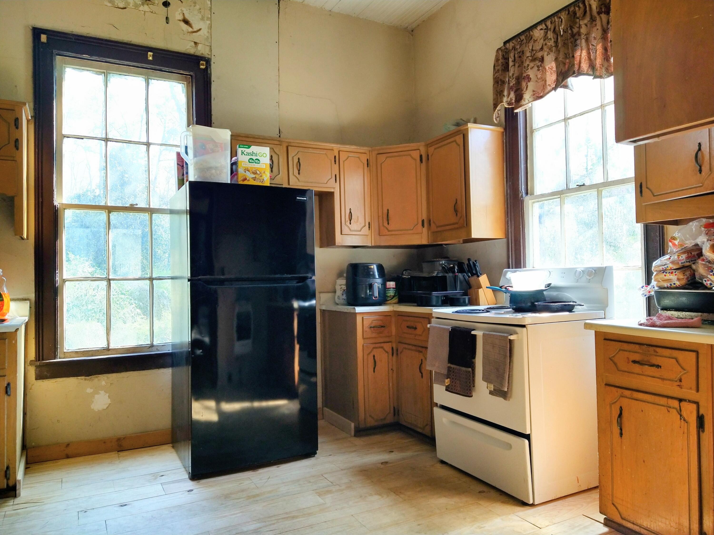 12416 West Broad Street Sparta, GA 31087 - Photo 9 of 10 Kitchen