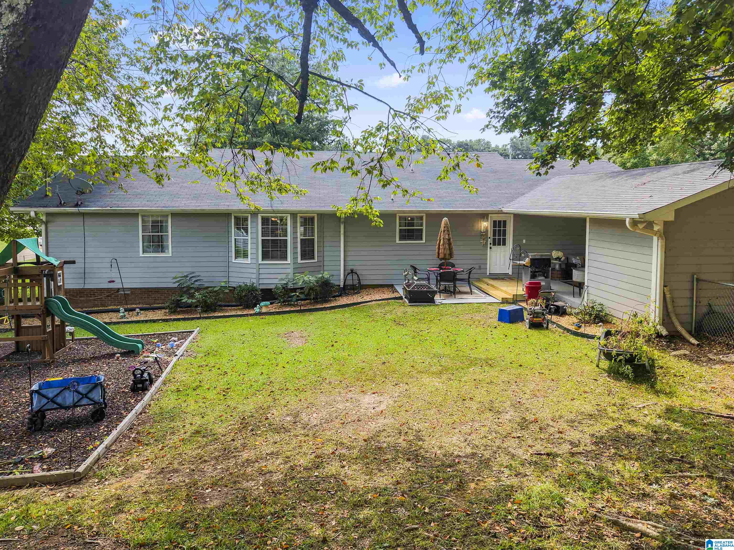 304 Forest Glen Road Sylacauga, AL 35150 - Photo 3 of 27