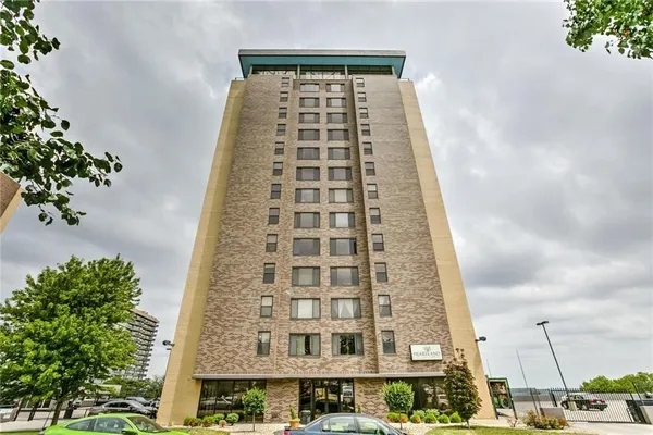 $135,000 | 700 East 8th Street, Unit 16B, Kansas City, MO 64106