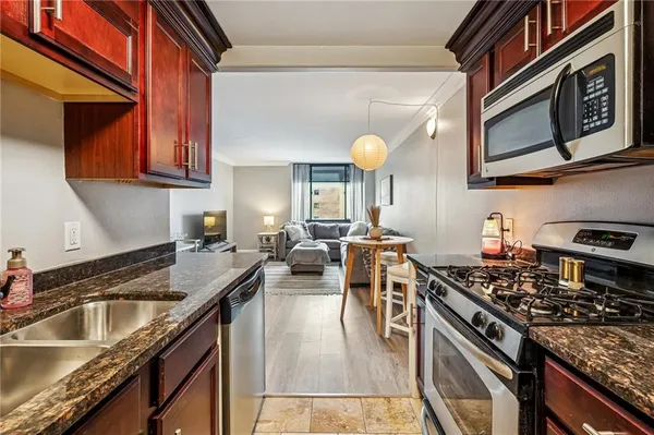 $135,000 | 700 East 8th Street, Unit 16B, Kansas City, MO 64106