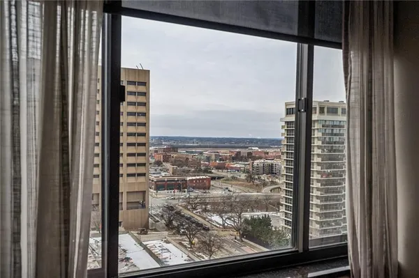 $135,000 | 700 East 8th Street, Unit 16B, Kansas City, MO 64106