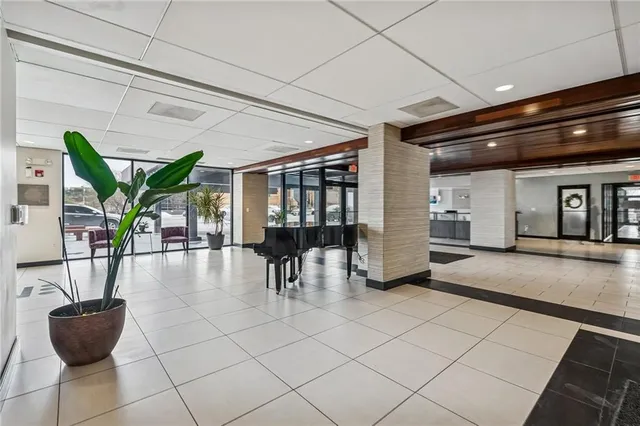 $135,000 | 700 East 8th Street, Unit 16B, Kansas City, MO 64106