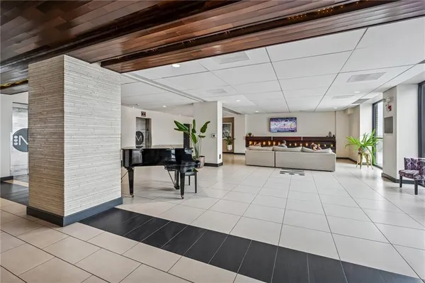 $135,000 | 700 East 8th Street, Unit 16B, Kansas City, MO 64106