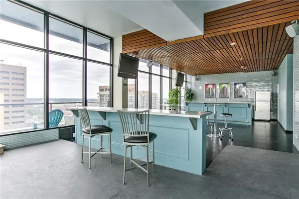 $135,000 | 700 East 8th Street, Unit 16B, Kansas City, MO 64106