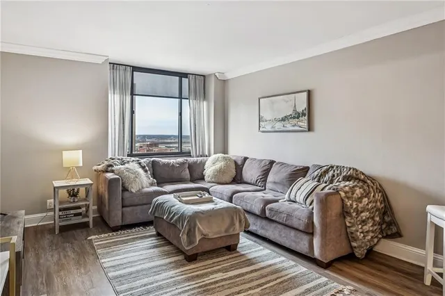 $135,000 | 700 East 8th Street, Unit 16B, Kansas City, MO 64106