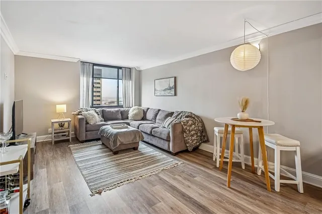 $135,000 | 700 East 8th Street, Unit 16B, Kansas City, MO 64106