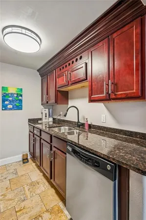 $135,000 | 700 East 8th Street, Unit 16B, Kansas City, MO 64106