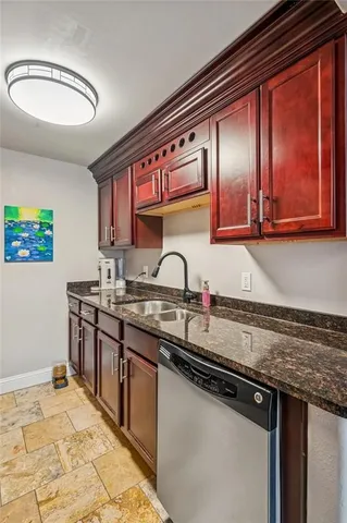 $135,000 | 700 East 8th Street, Unit 16B, Kansas City, MO 64106