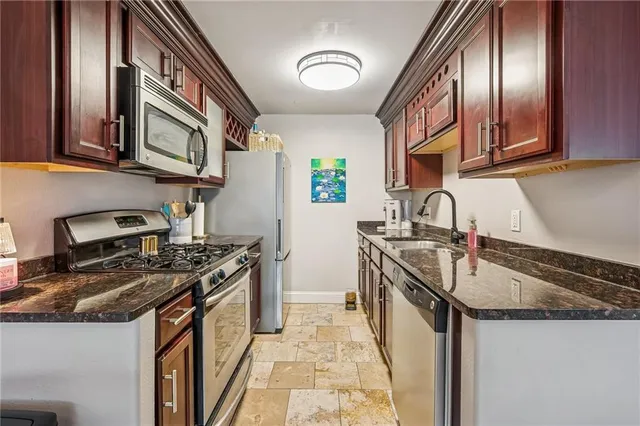 $135,000 | 700 East 8th Street, Unit 16B, Kansas City, MO 64106