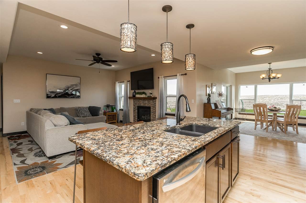 1204 Wood Lily Road Solon, IA 52333 - Photo 15 of 42 Gallery Image 15