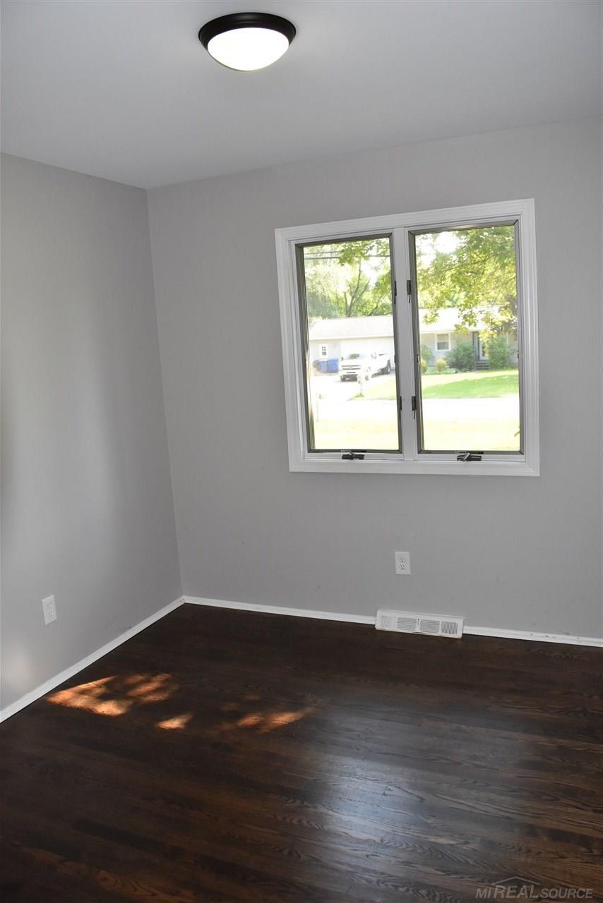 3060 Mann Road Clarkston, MI 48346 - Photo 20 of 30
