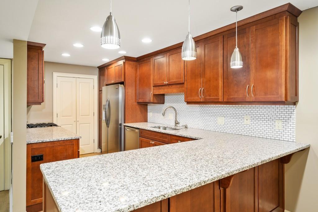 558 Emory Oaks Way Decatur, GA 30033 - Photo 2 of 23