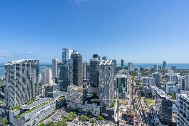 $18,000 | 92 Southwest 3rd Street, Unit 5204, Miami, FL 33130