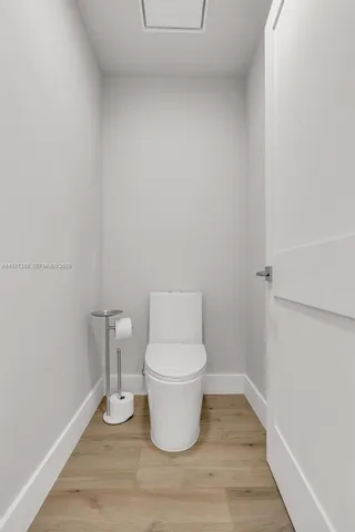 $18,000 | 92 Southwest 3rd Street, Unit 5204, Miami, FL 33130