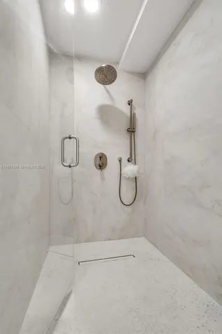 $18,000 | 92 Southwest 3rd Street, Unit 5204, Miami, FL 33130