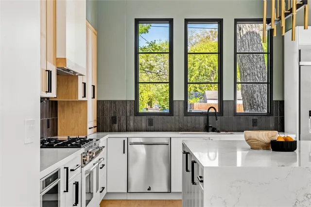 $1,687,000 | 705 East 50th Street, Austin, TX 78751