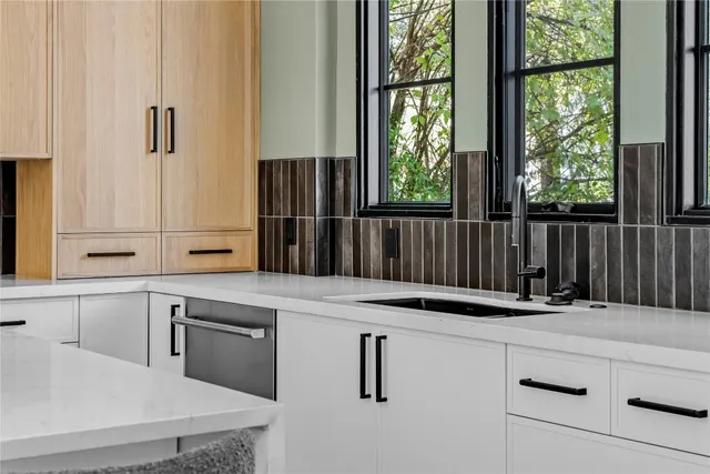 $1,687,000 | 705 East 50th Street, Austin, TX 78751