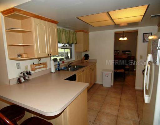 628 Little Wekiva Road Altamonte Springs, FL 32714 - Photo 4 of 12 Kitchen