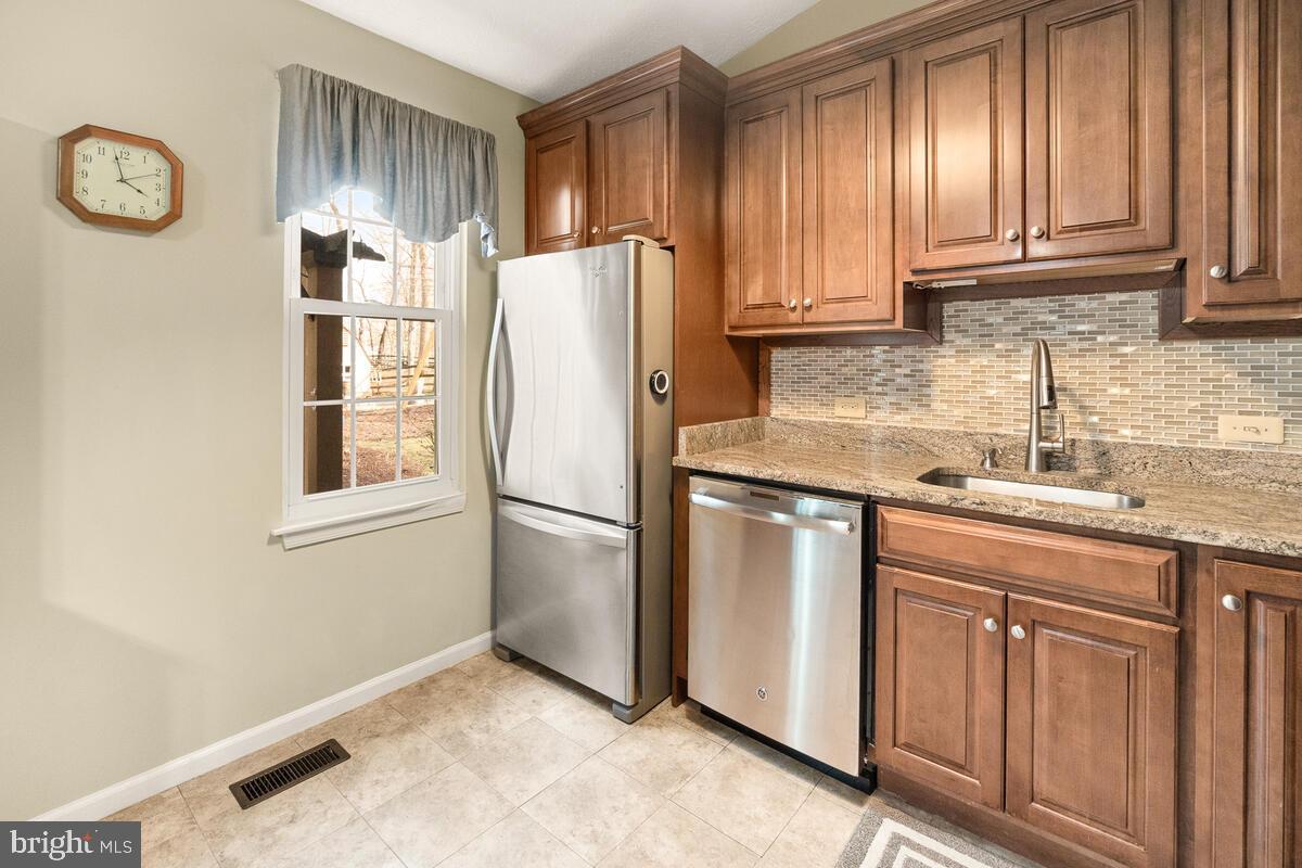 1723 Brookshire Run Point of Rocks, MD 21777 - Photo 10 of 55