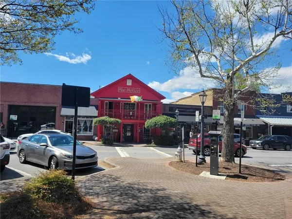 $879,000 | 605 Marietta Highway, Roswell, GA 30075