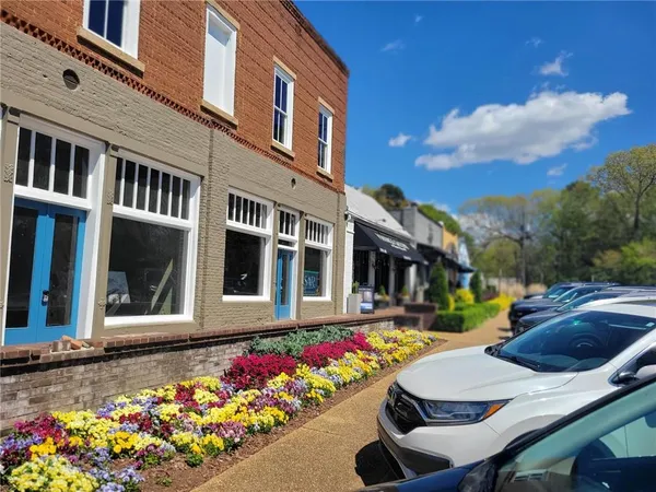 $879,000 | 605 Marietta Highway, Roswell, GA 30075