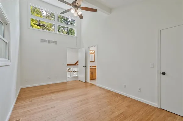 a black and white photo of a living room