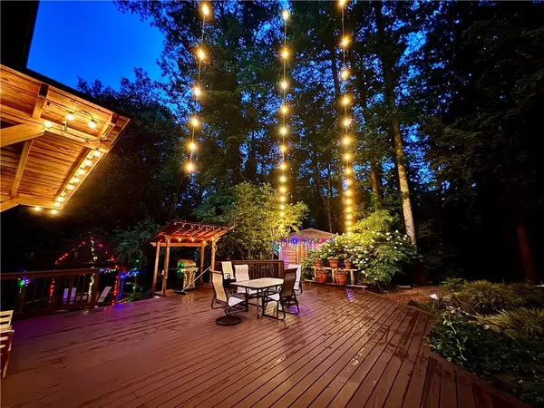 $879,000 | 605 Marietta Highway, Roswell, GA 30075