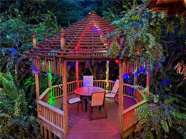 $879,000 | 605 Marietta Highway, Roswell, GA 30075