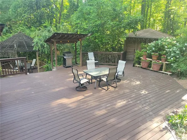 $879,000 | 605 Marietta Highway, Roswell, GA 30075