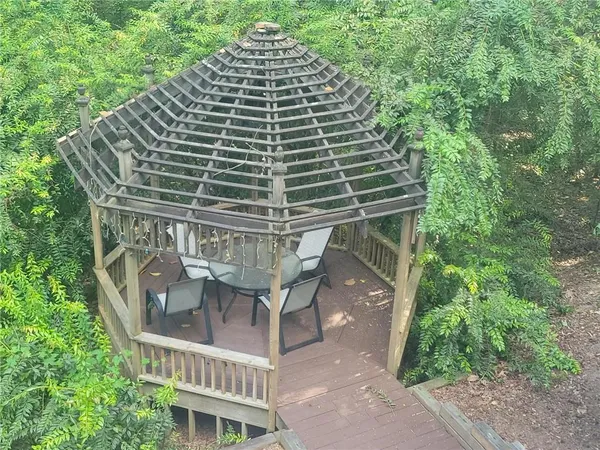 $879,000 | 605 Marietta Highway, Roswell, GA 30075