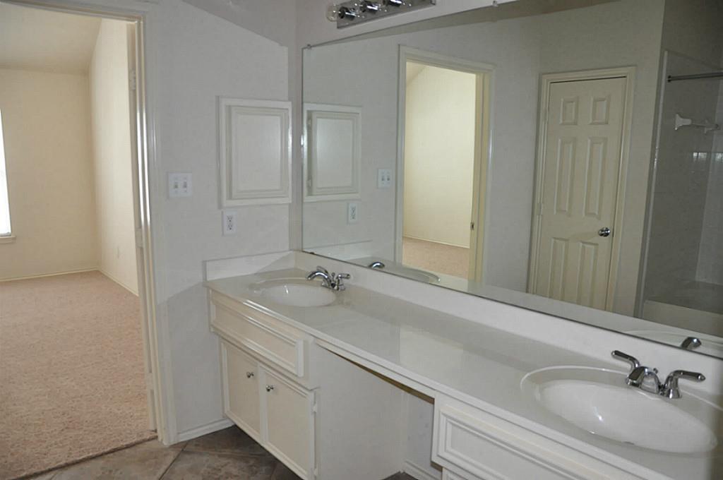 2020 Mason Street Houston, TX 77006 - Photo 8 of 9