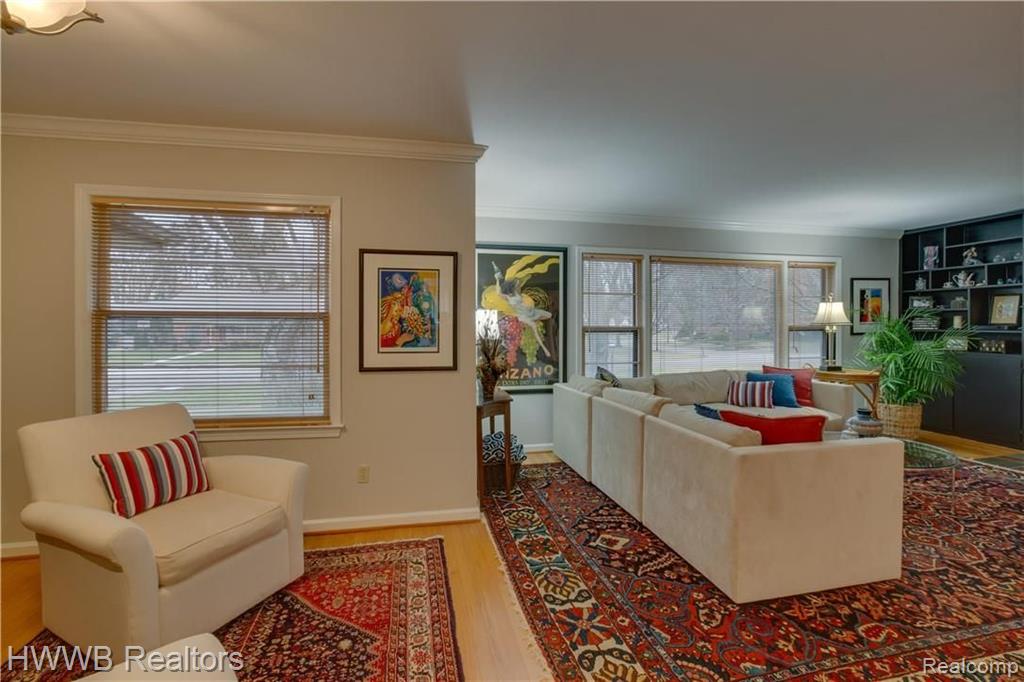 18134 Riverside Drive Beverly Hills, MI 48025 - Photo 7 of 34