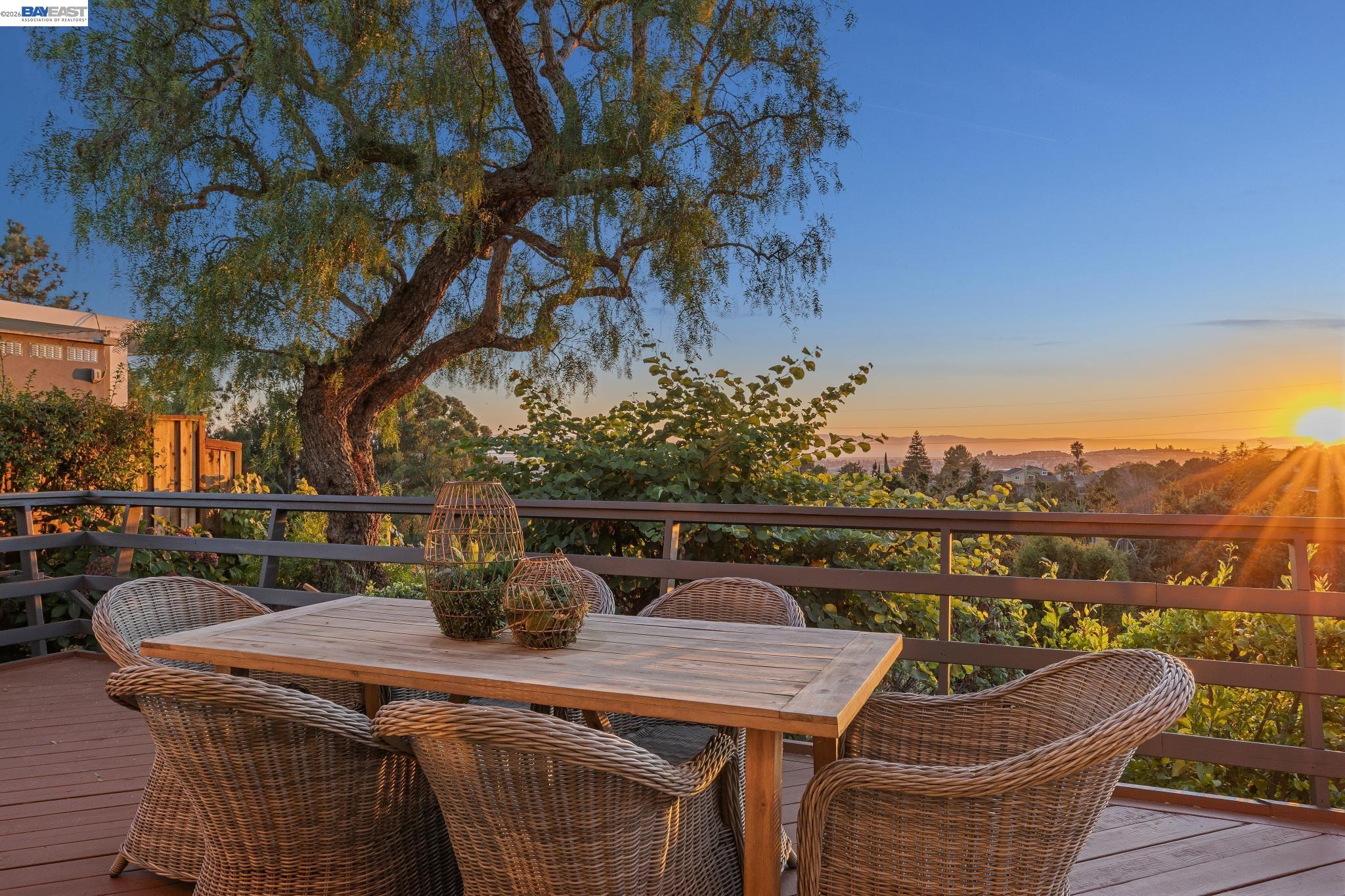 5624 Greenridge Road Castro Valley, CA 94552 - Photo 5 of 99 Gallery Image 5