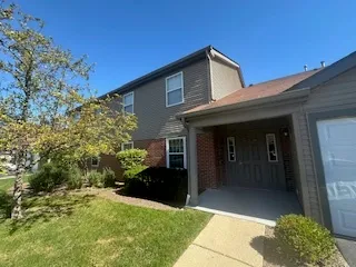 $2,000 | 717 East Whispering Oaks Drive, Unit 2RR, Palatine, IL 60074