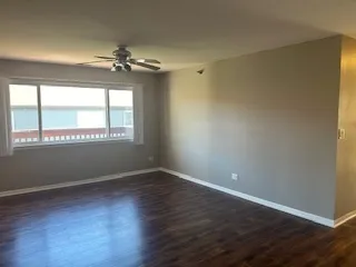 $2,000 | 717 East Whispering Oaks Drive, Unit 2RR, Palatine, IL 60074