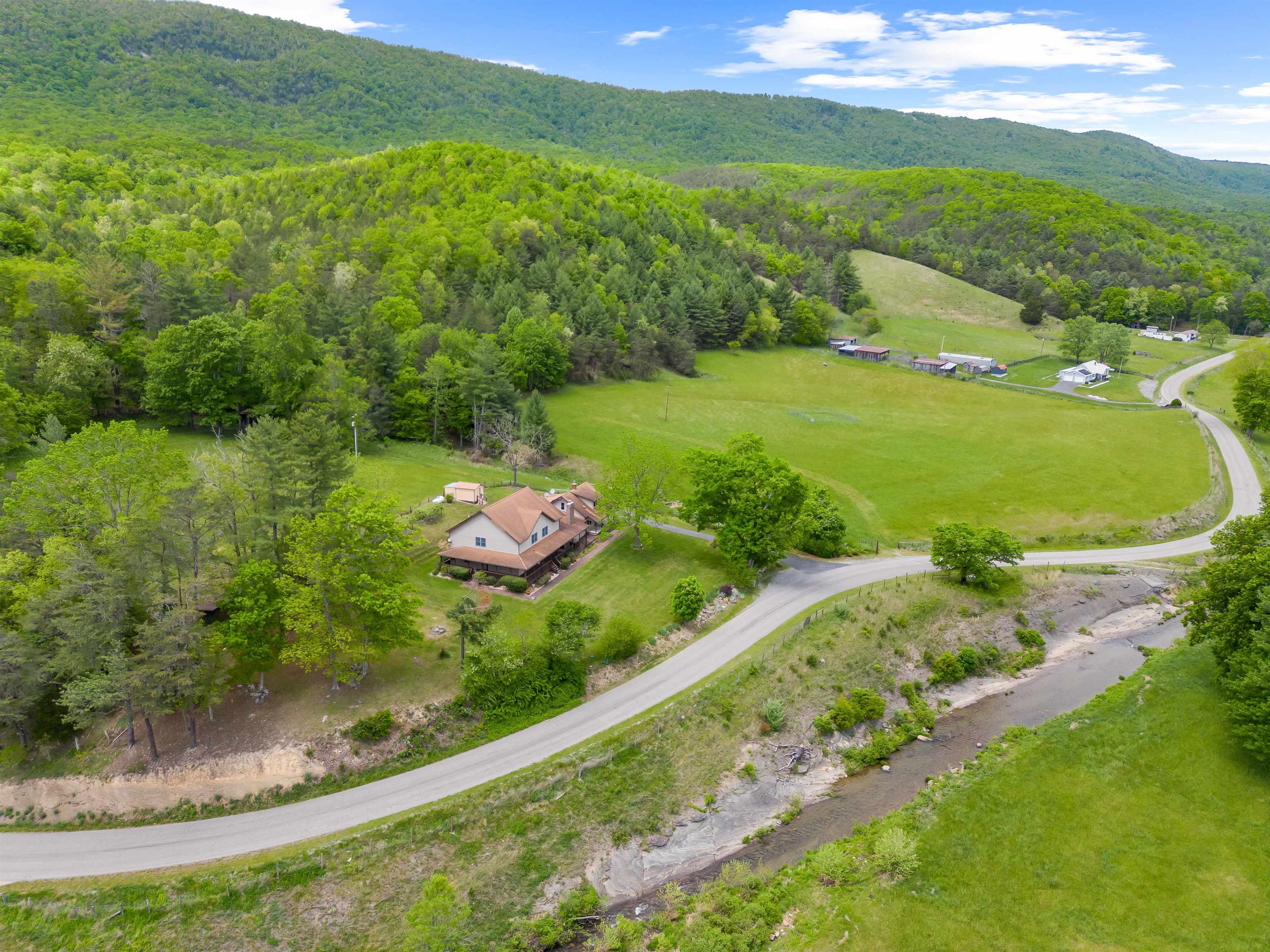 953 Little Creek Road Dublin, VA 24084 - Photo 3 of 124 Gallery Image 3