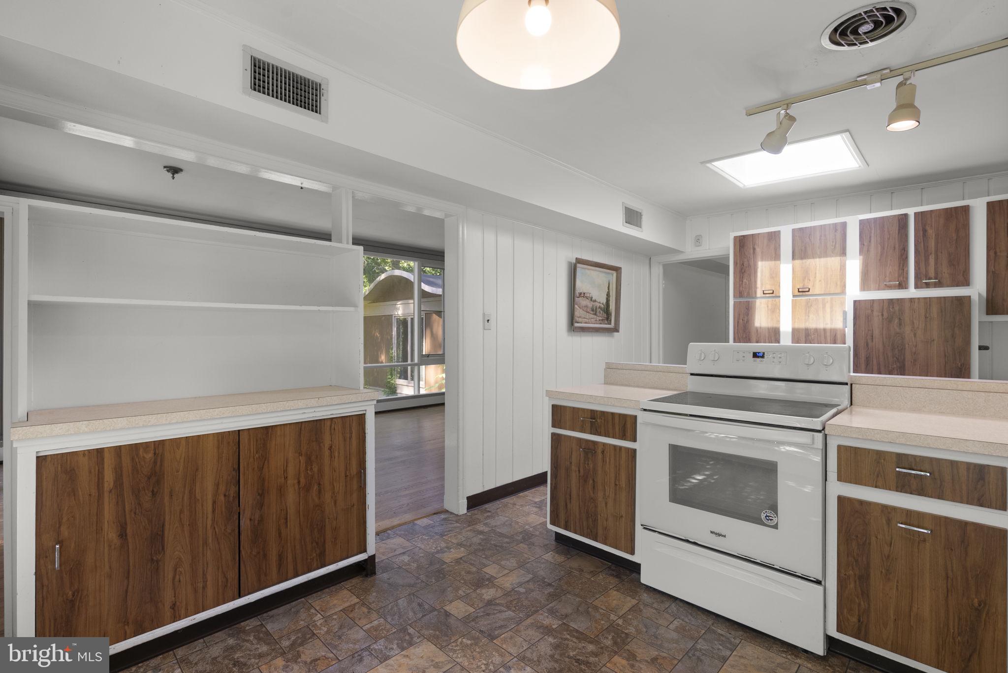 4376 Rte 97 Avenue Brookeville, MD 20833 - Photo 13 of 70 Kitchen
