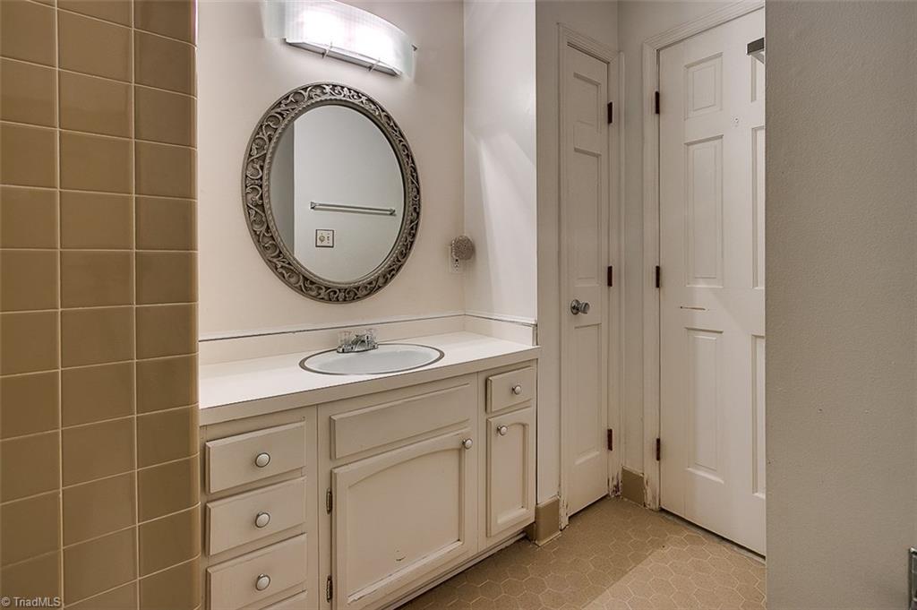 3504 Charing Cross Road Greensboro, NC 27455 - Photo 14 of 30 Gallery Image 14