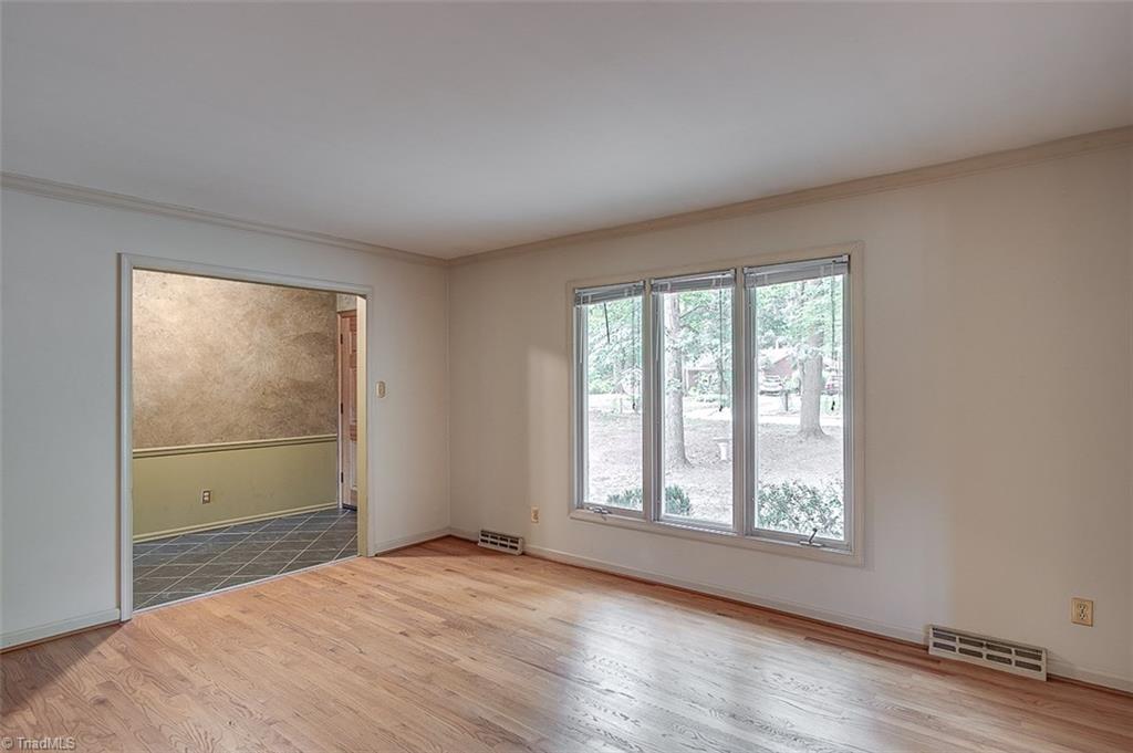 3504 Charing Cross Road Greensboro, NC 27455 - Photo 3 of 30 Gallery Image 3