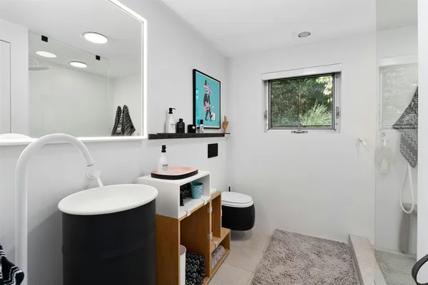 a view of living room with washer and dryer