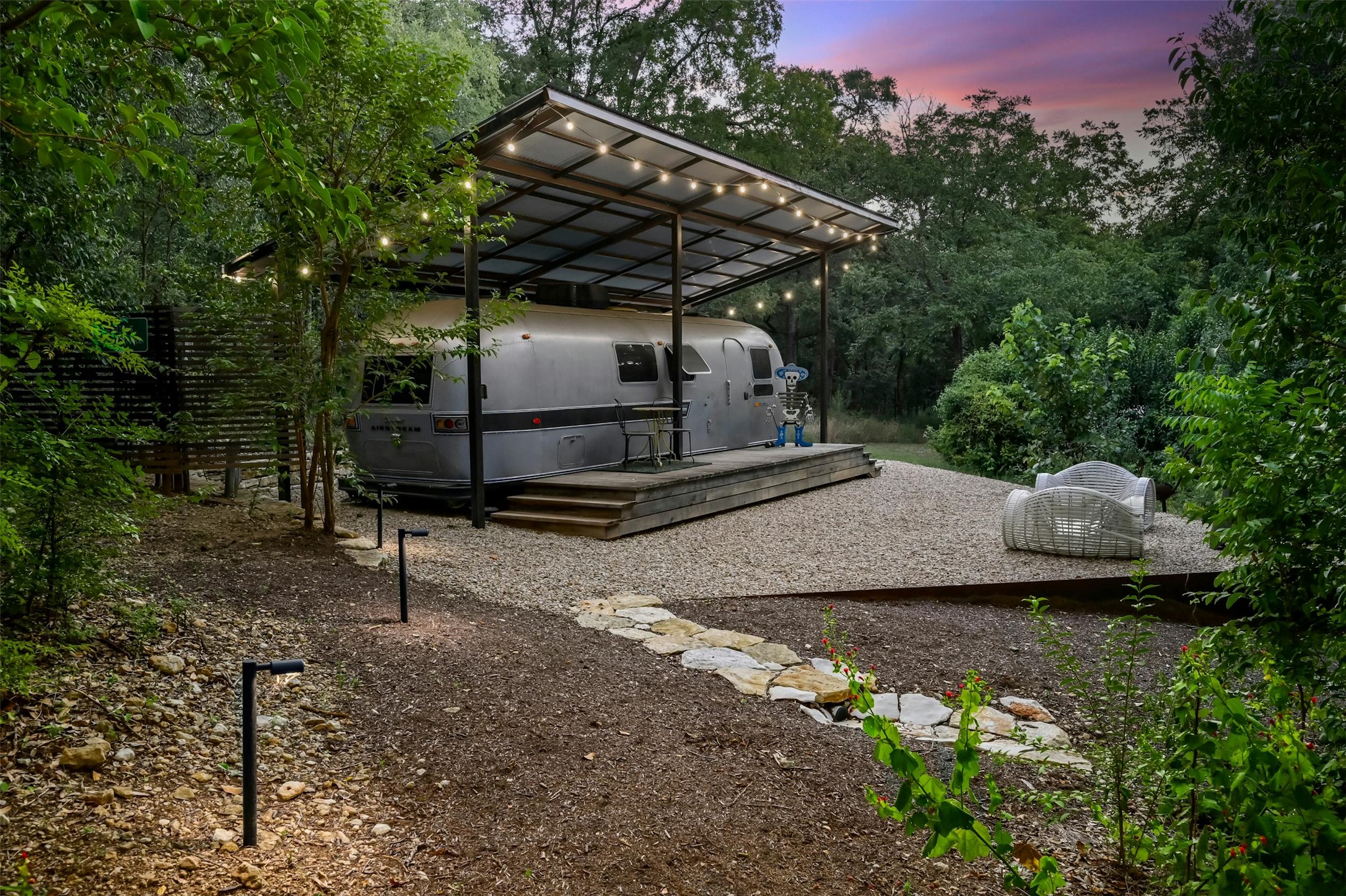 2212 River Hills Road Austin, TX 78733 - Photo 31 of 40 a view of backyard with green space