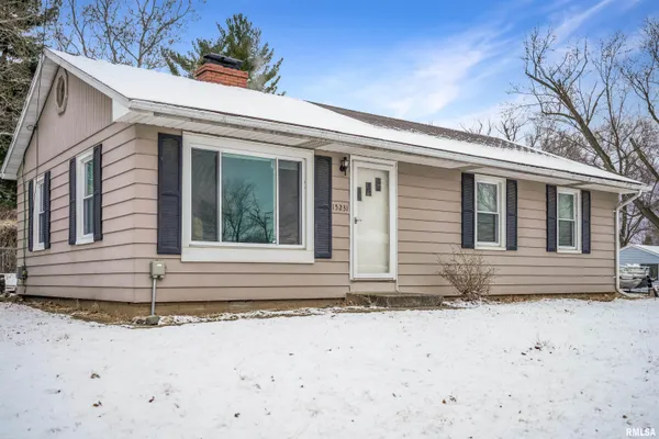 $129,900 | 15231 North Von Achen Drive, Chillicothe, IL 61523