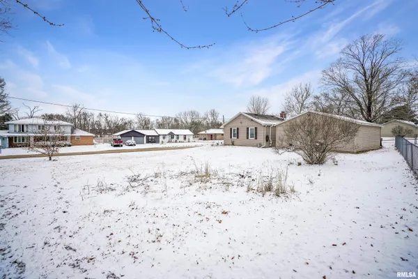$129,900 | 15231 North Von Achen Drive, Chillicothe, IL 61523