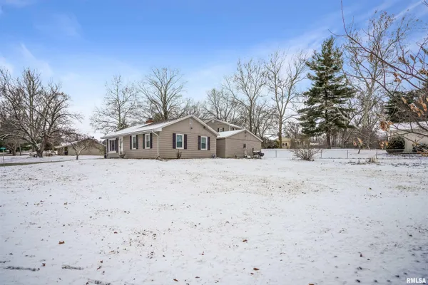 $129,900 | 15231 North Von Achen Drive, Chillicothe, IL 61523