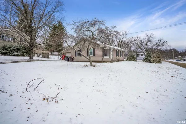 $129,900 | 15231 North Von Achen Drive, Chillicothe, IL 61523